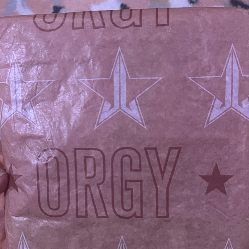 Jeffree Star Orgy Palette in Pink and White - Picture 2 of 4